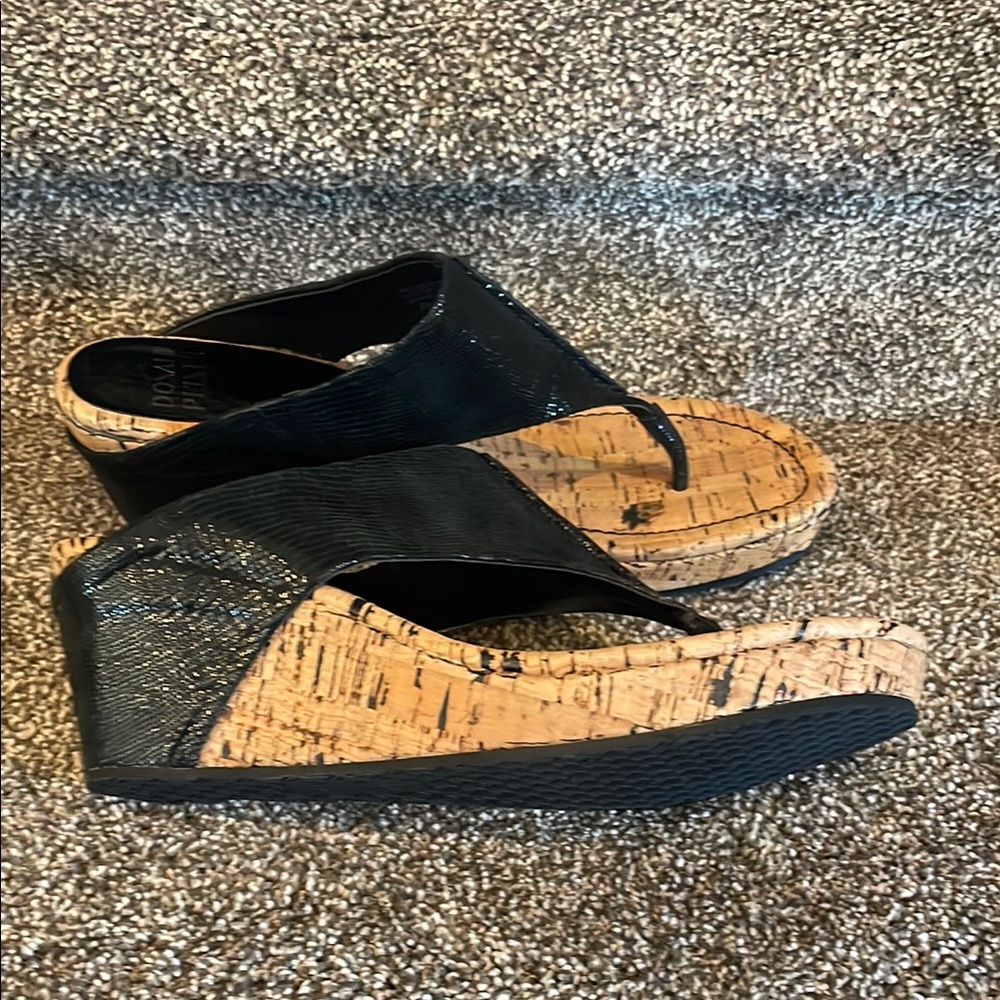 Donald Pliner Sandals